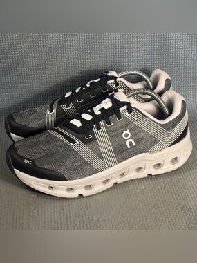 On Running Men’s ON CLOUD CLOUDGO Black Glacier Running Shoes Size 9.5